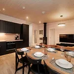Modern 3br In - Private Sauna & Free Parking וילה
